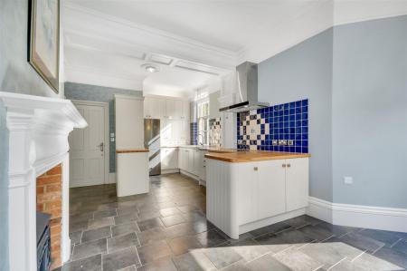 DSC_4588-DSC_4592 copy.jpg