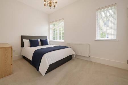 20250721_2229_Simple Bedroom Decor_remix_01k0qe4219f9ate0h4fw2gtqgd.jpg