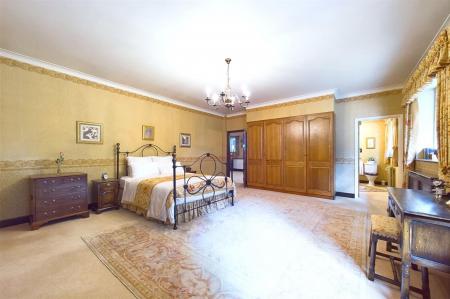 Master Bedroom 1.jpg