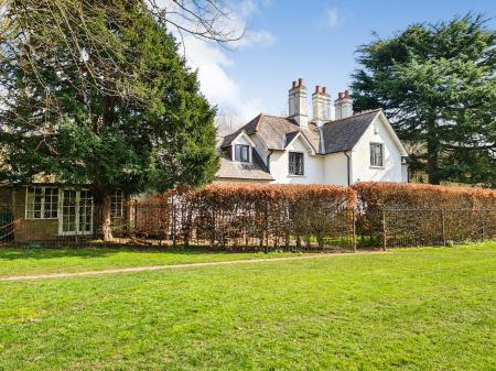 Laleham Park, Laleham