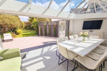 Conservatory/Family Room