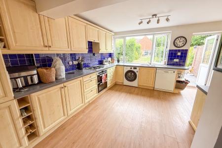 Kitchen/Breakfast Room