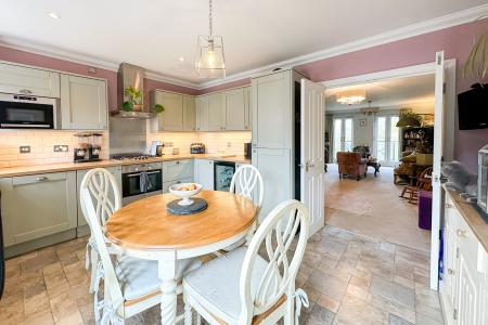 Kitchen/Breakfast Room