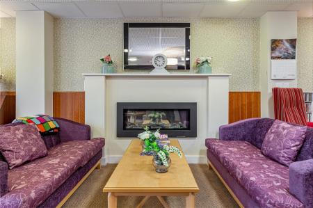 Residents-Lounge-3.jpg