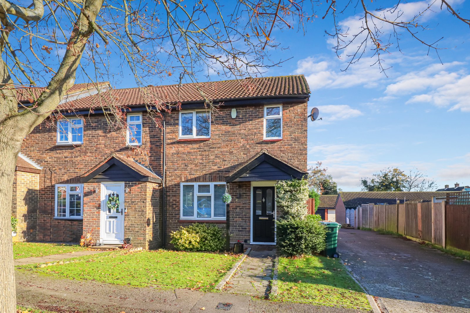 3 bedroom End of Terrace House for sale in Herts
