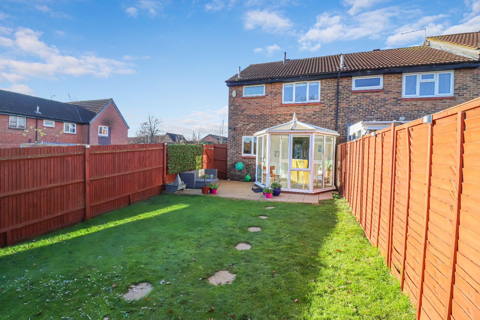 3 bedroom End of Terrace House for sale in Herts