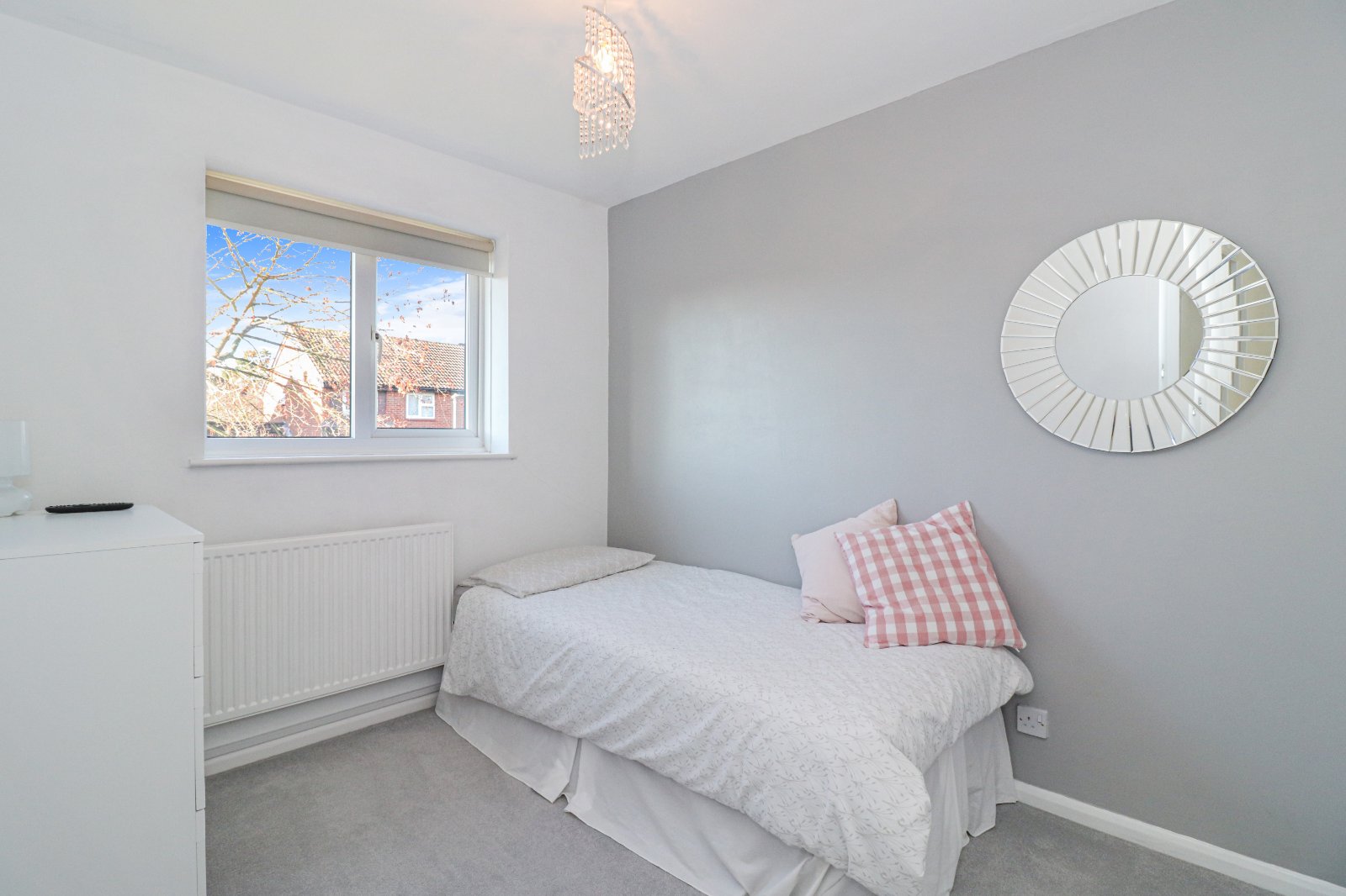 3 bedroom End of Terrace House for sale in Herts