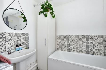 G/Floor Bathroom