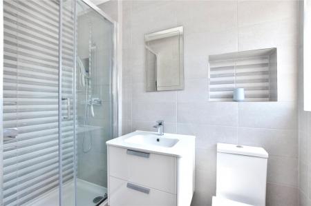 En Suite Shower-Wc