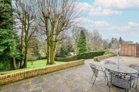 Rear Patio & Garden View