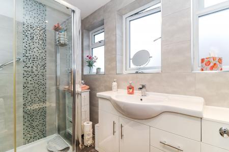 FIRST FLOOR FAMILY SHOWER ROOM