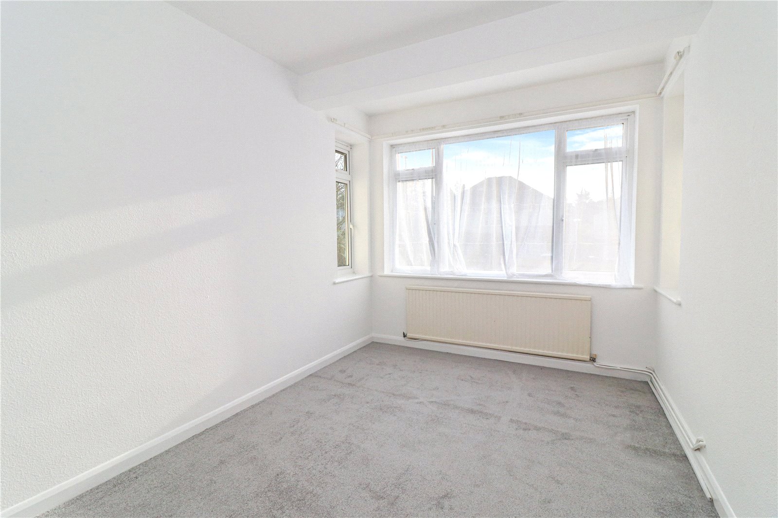 4 bedroom Detached Bungalow for sale in Kings Langley