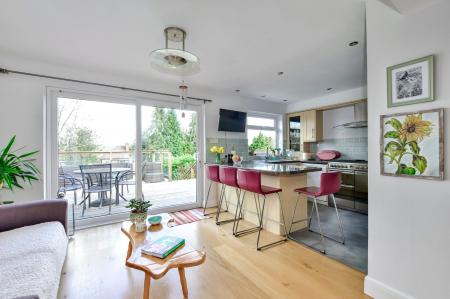 KITCHEN-BREAKFAST-FAMILY ROOM