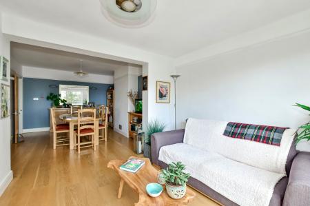 FAMILY SPACE TO DINING ROOM