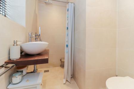 G/Floor Shower Room