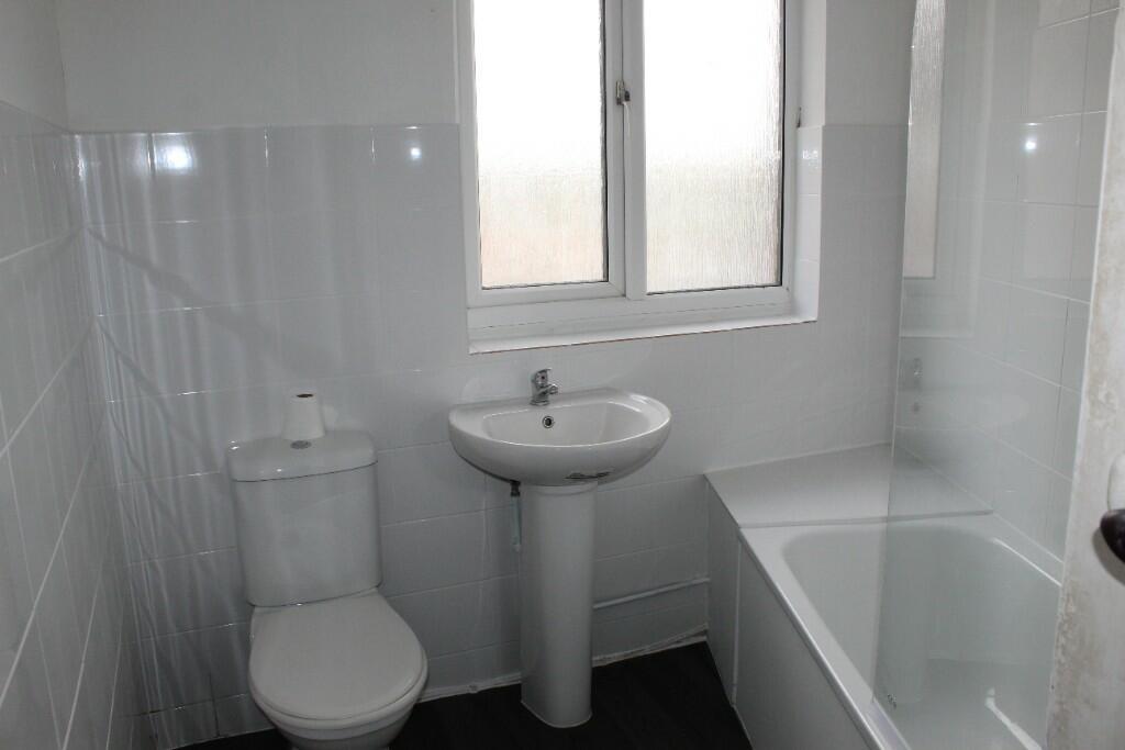 4 bedroom Flat for rent in Elm Park