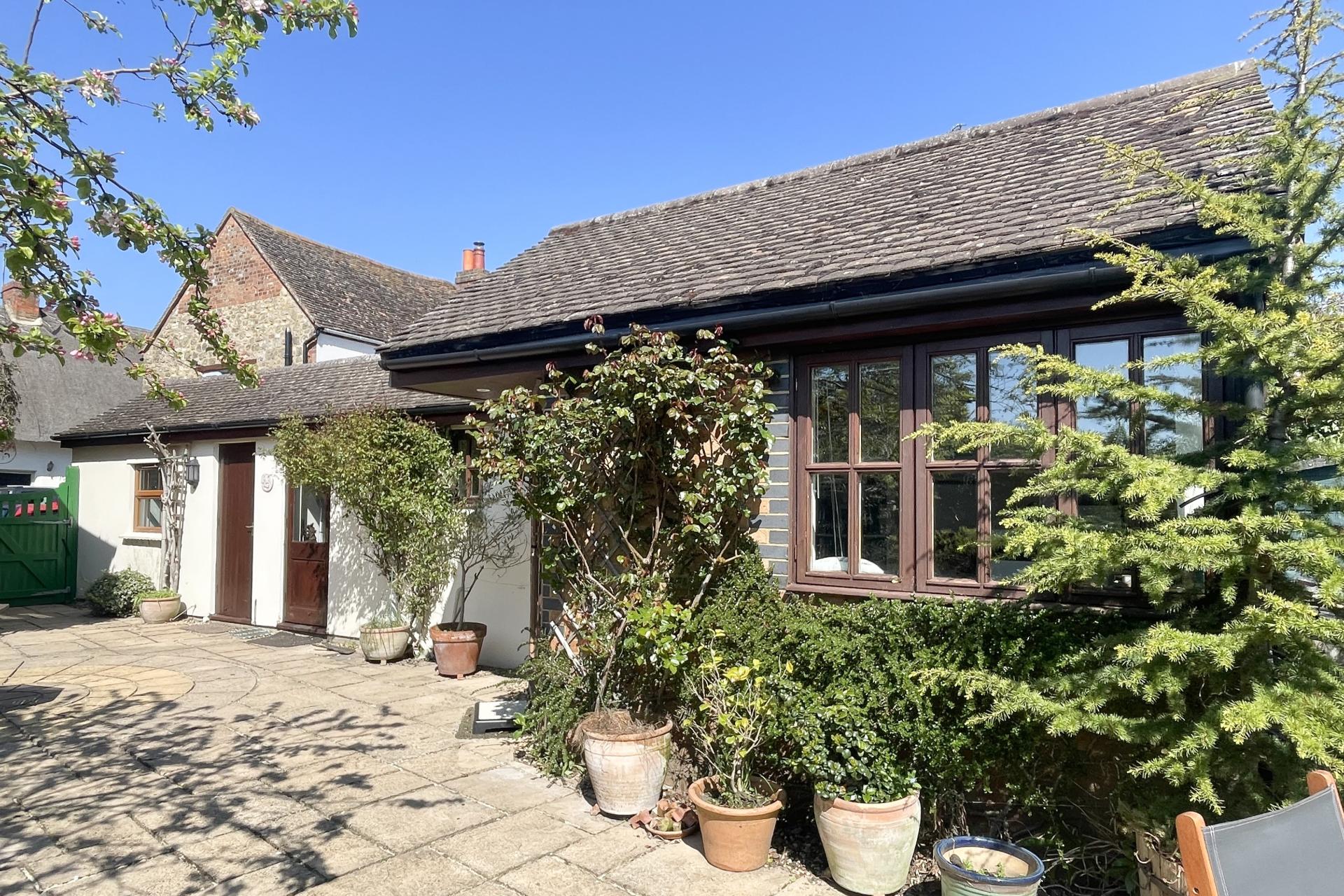 3 bedroom Cottage for sale in Long Crendon