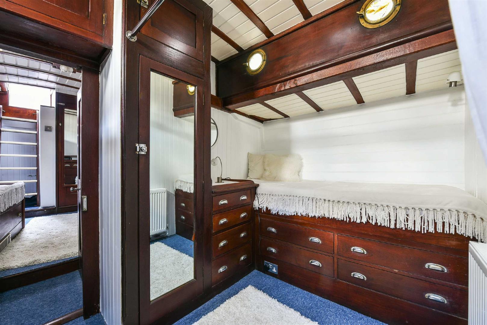 3 bedroom House Boat for sale in Chichester