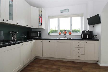 Kitchen / Breakfast Room