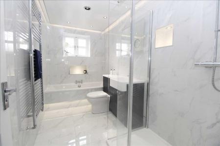 En Suite Bathroom