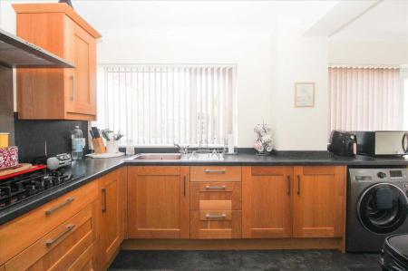 Kitchen / Breakfast Room