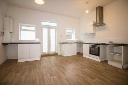 Kitchen / Dining Area