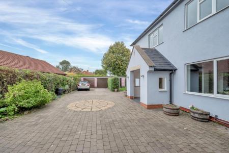 DOUBLE GARAGE