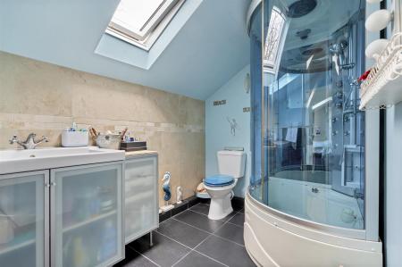 ENSUITE SHOWER ROOM