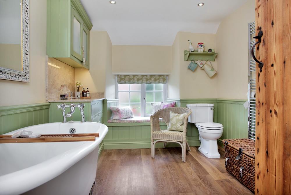 4 bedroom Character Property for sale in Hawksworth