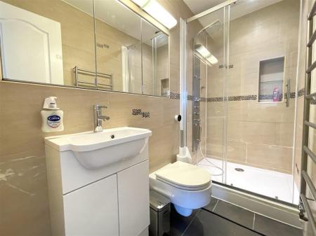 ENSUITE SHOWER ROOM