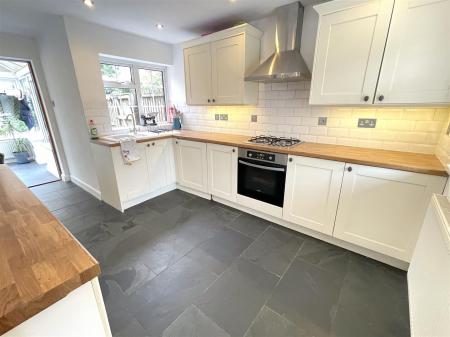 OPEN PLAN BREAKFAST/DINING KITCHEN