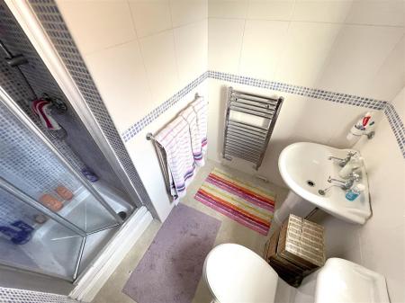 ENSUITE SHOWER ROOM