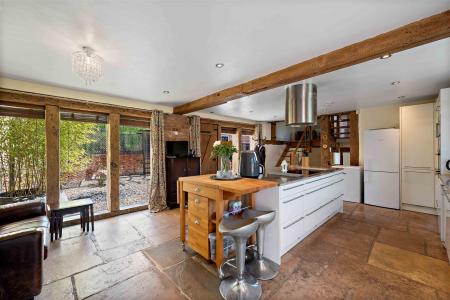 LIVING/DINING KITCHEN