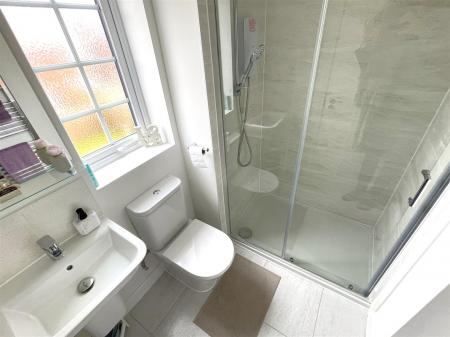 ENSUITE SHOWER ROOM