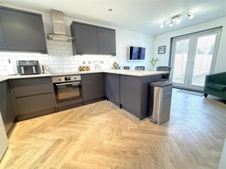 OPEN PLAN DINING KITCHEN