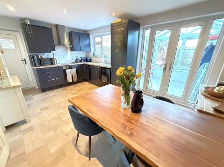 OPEN PLAN DINING KITCHEN