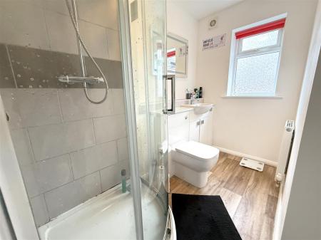 ENSUITE SHOWER ROOM