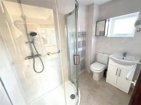 ENSUITE SHOWER ROOM