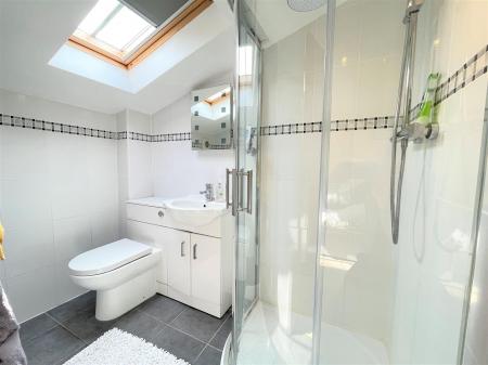 ENSUITE SHOWER ROOM