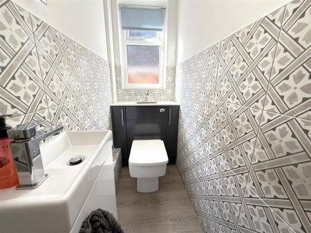GROUND FLOOR CLOAK ROOM