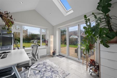 GARDEN ROOM