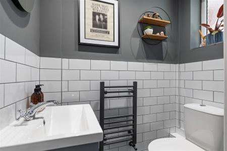 GROUND FLOOR CLOAK ROOM