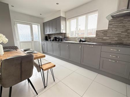 BREAKFAST KITCHEN