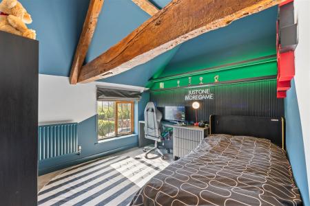 BEDROOM 2
