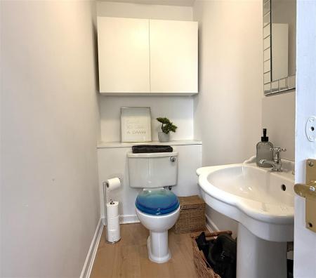GROUND FLOOR CLOAK ROOM