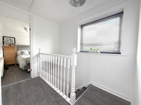 FIRST FLOOR LANDING