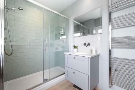 5 Banks Crescent-22.jpg