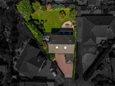 5 Banks Crescent-14.jpg