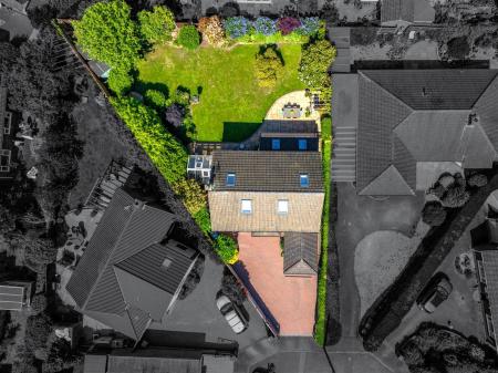 5 Banks Crescent-14.jpg