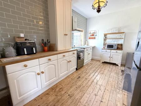 BREAKFAST KITCHEN
